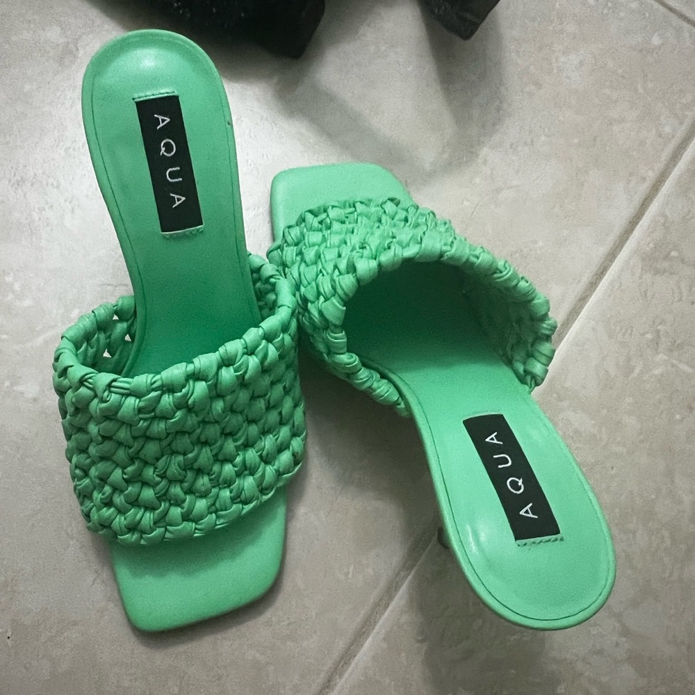 Worn ONCE! Brand new. So comfortable and stylish